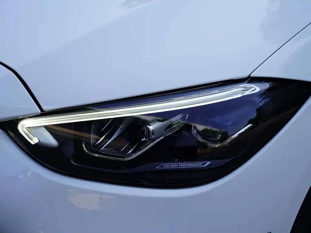 Mercedes-Benz C-Class 2022 — фото 10