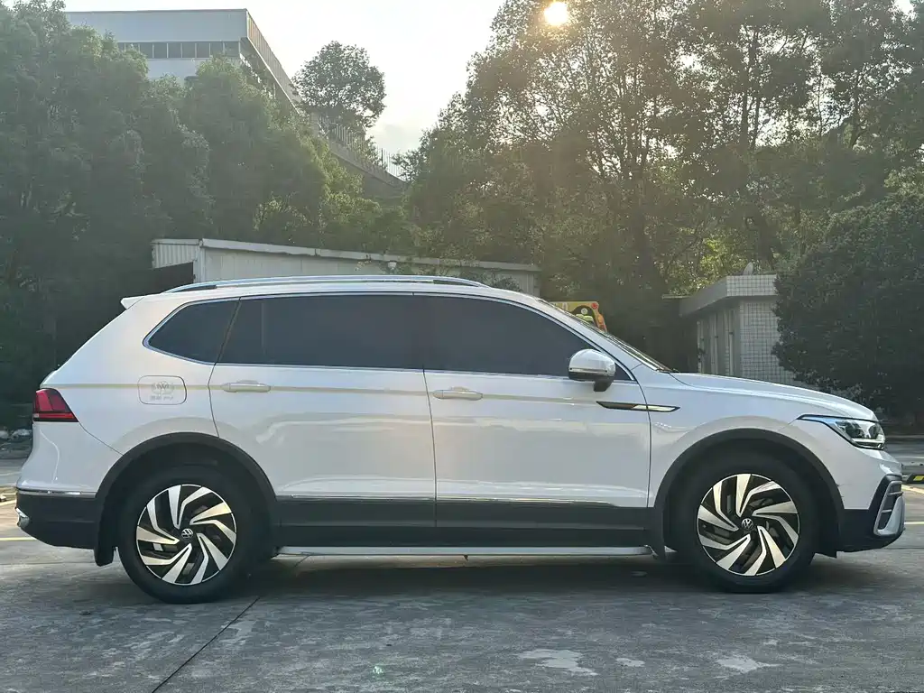 Volkswagen Tiguan L 2021 — фото 5