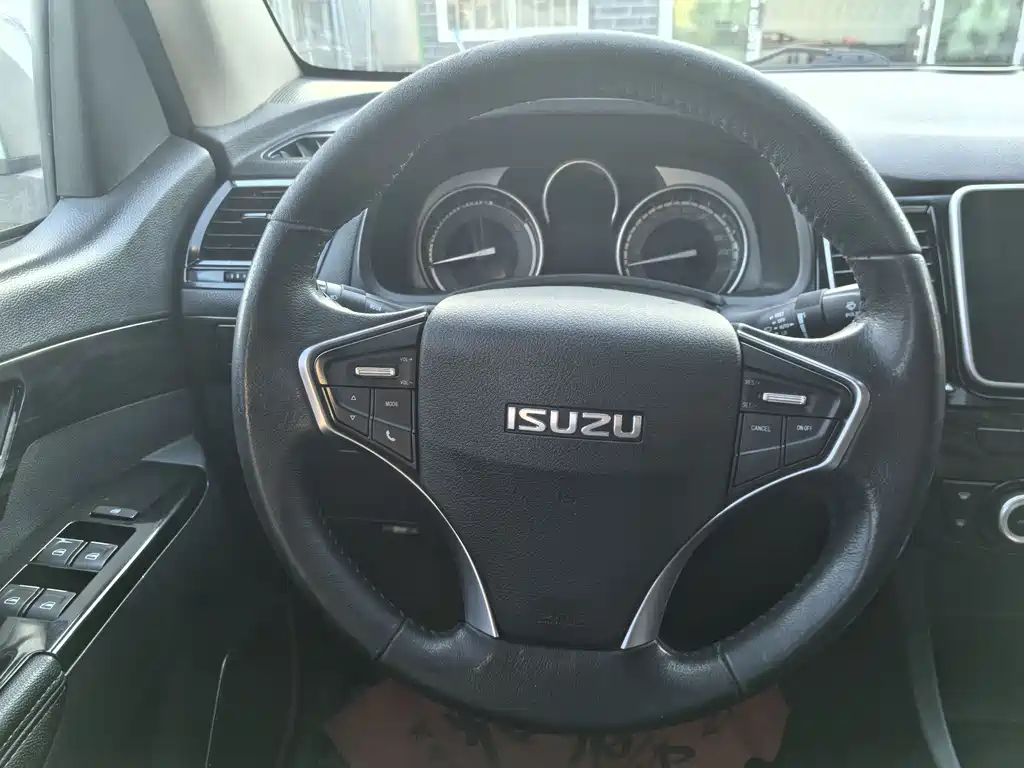 Isuzu D-MAX 2020 — фото 13