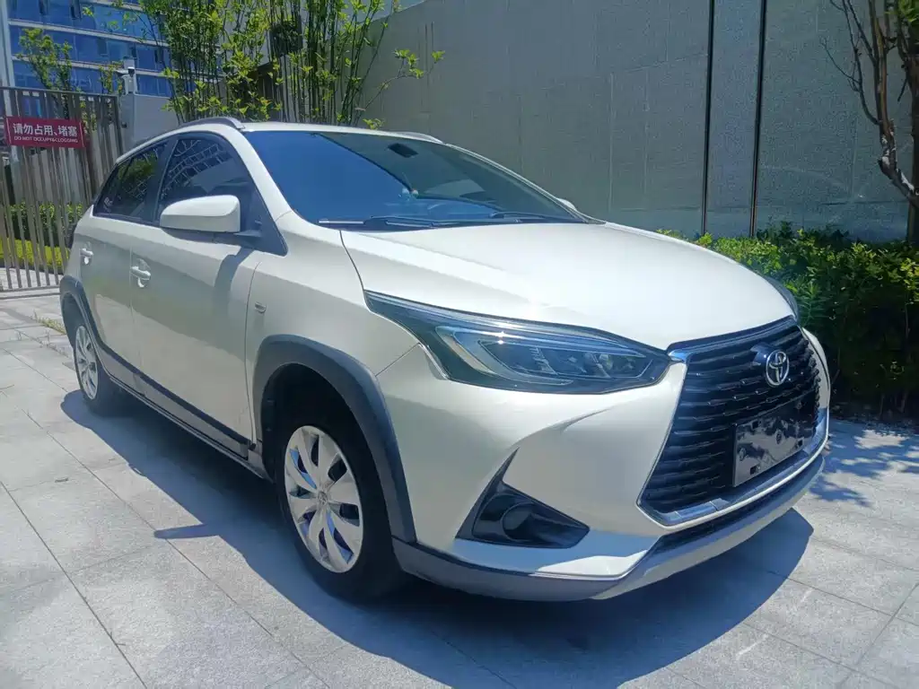 Toyota Yaris L 2022