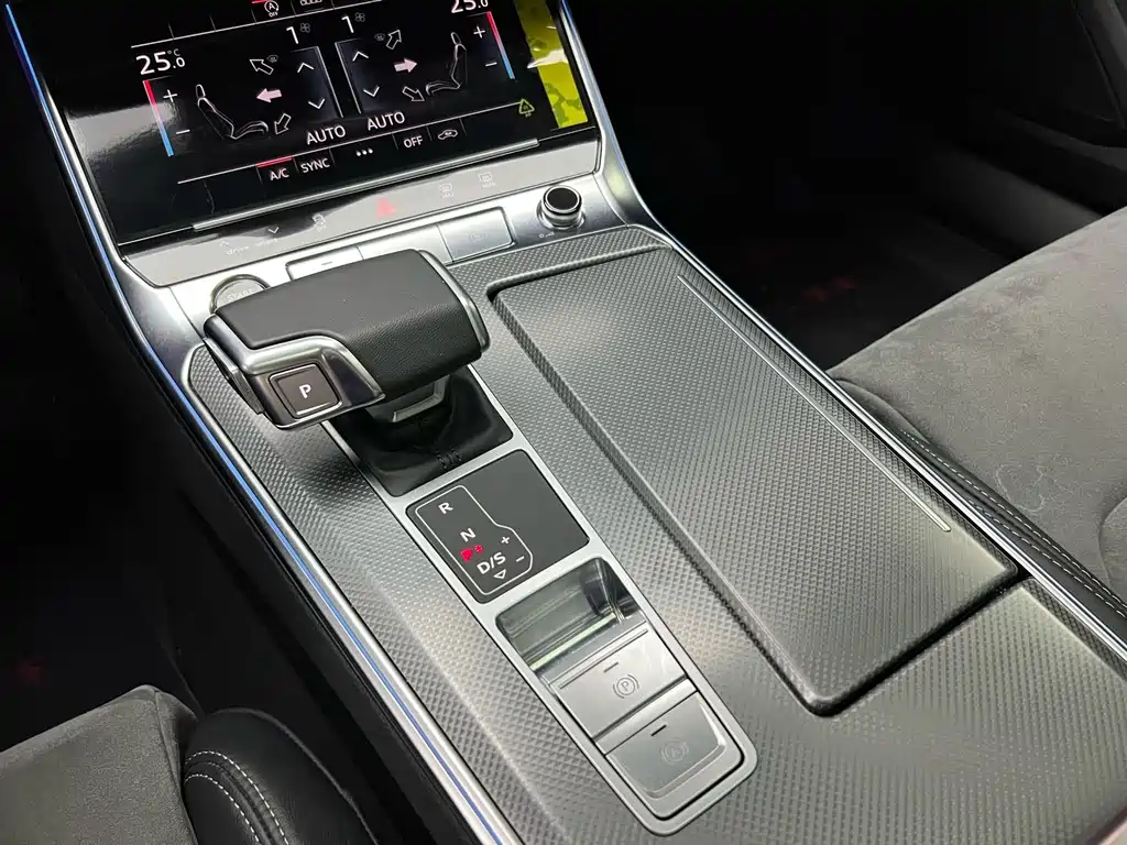 Audi A6L 2024 — фото 15
