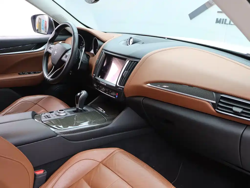 Maserati Levante 2017 — фото 21