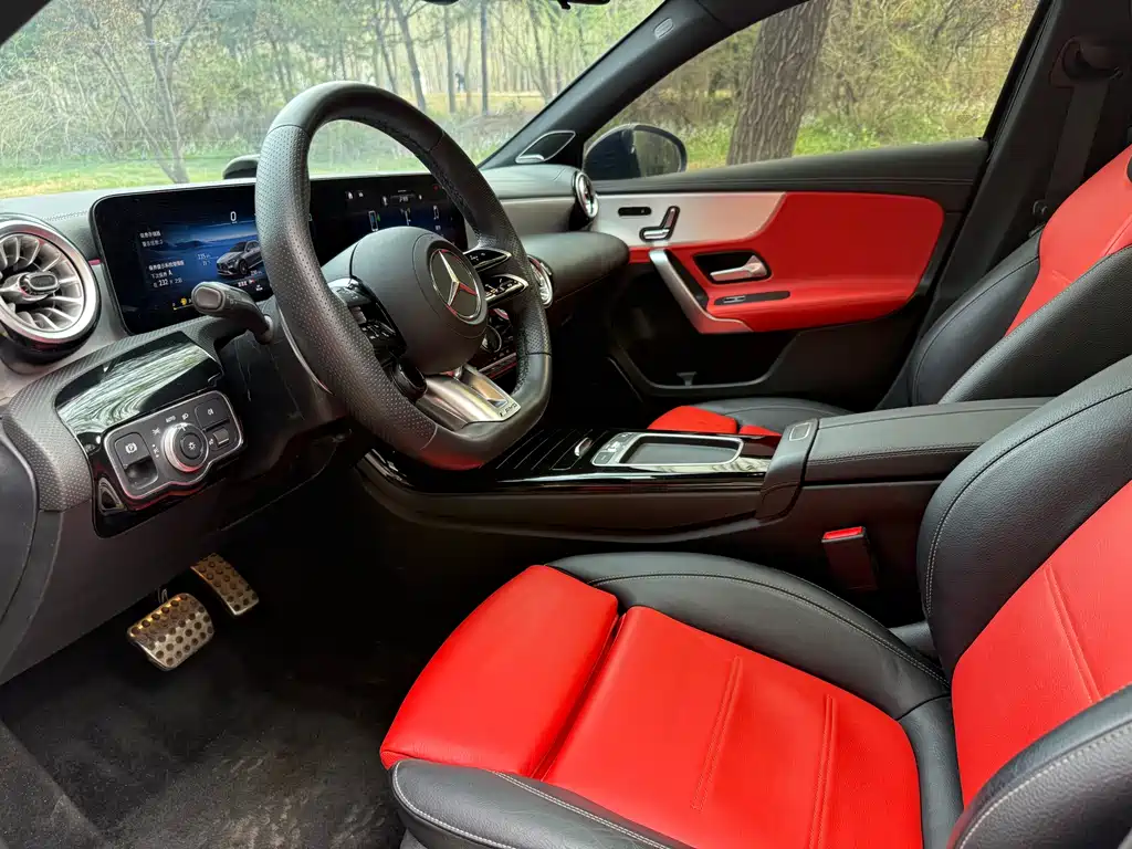 Mercedes-Benz A-Class AMG 2025 — фото 8