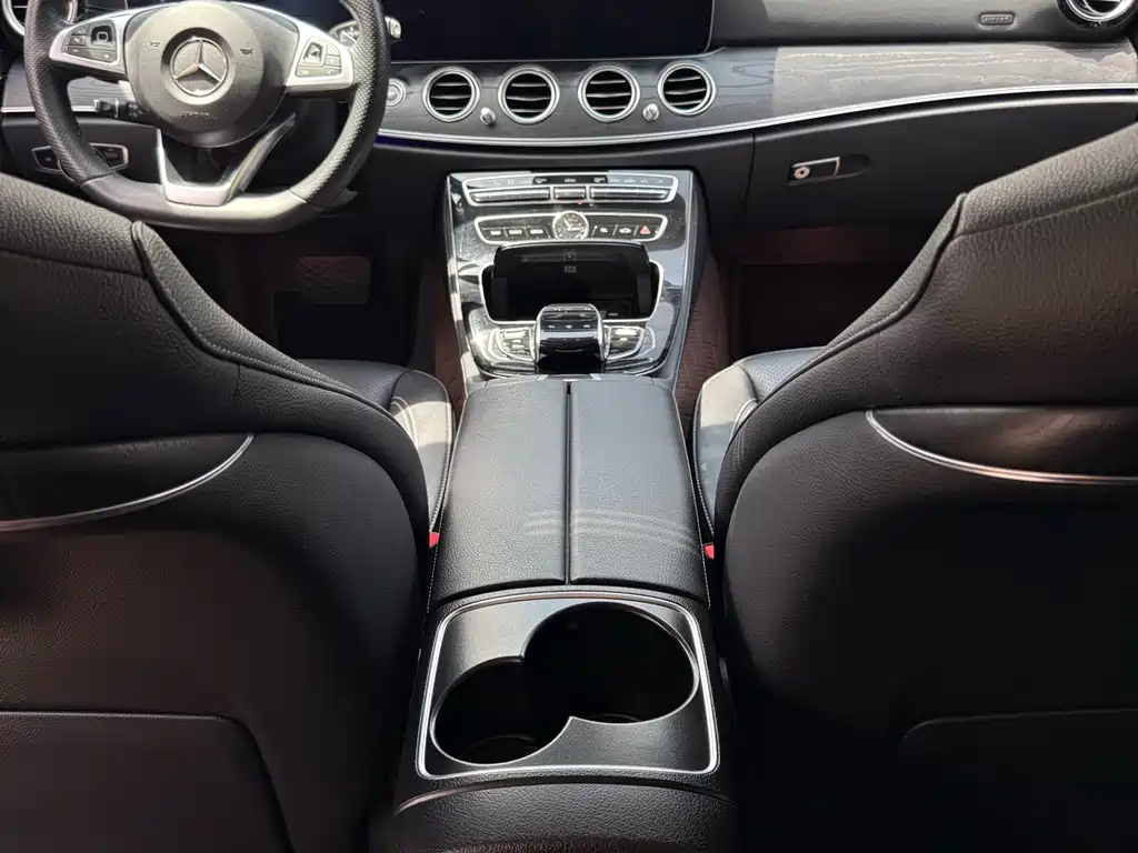 Mercedes-Benz E-Class 2017 — фото 10