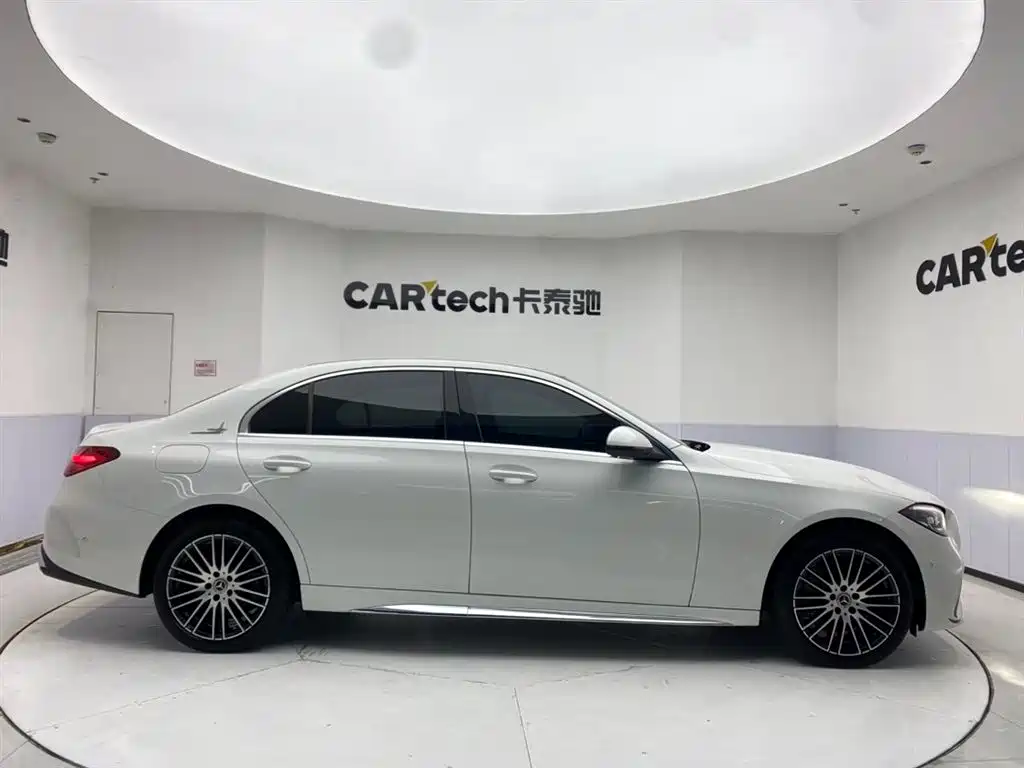 Mercedes-Benz C-Class 2024