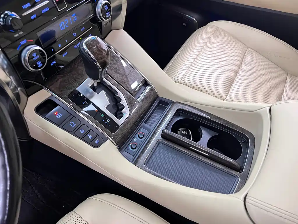 Toyota Vellfire 2022 — фото 33