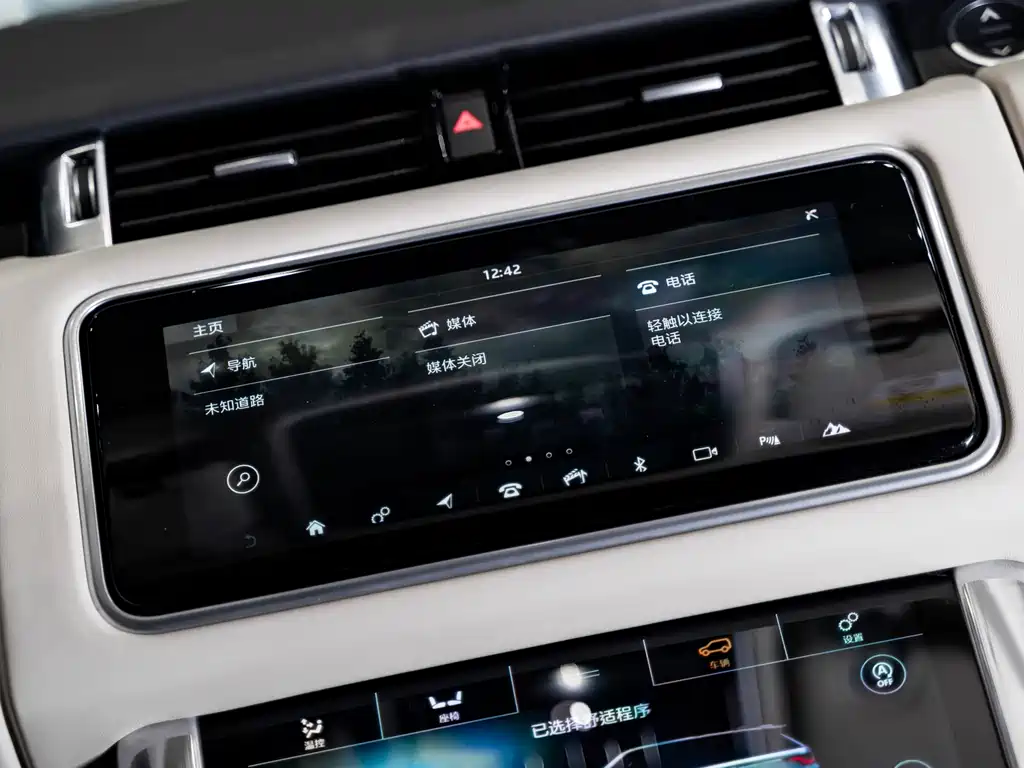 Land Rover Sport 2022 — фото 13