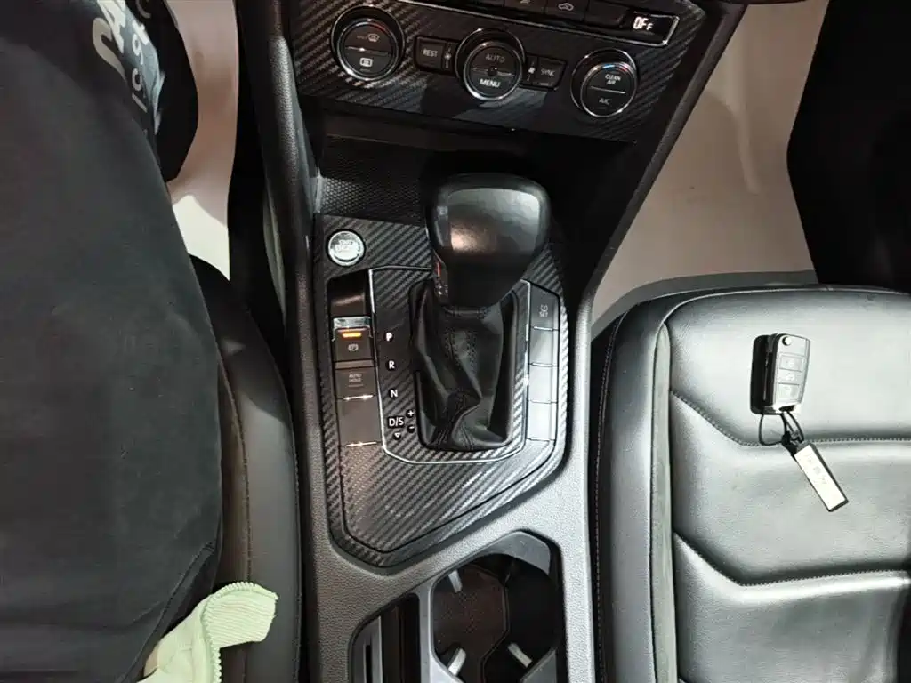 Volkswagen Tiguan L 2018 — фото 14