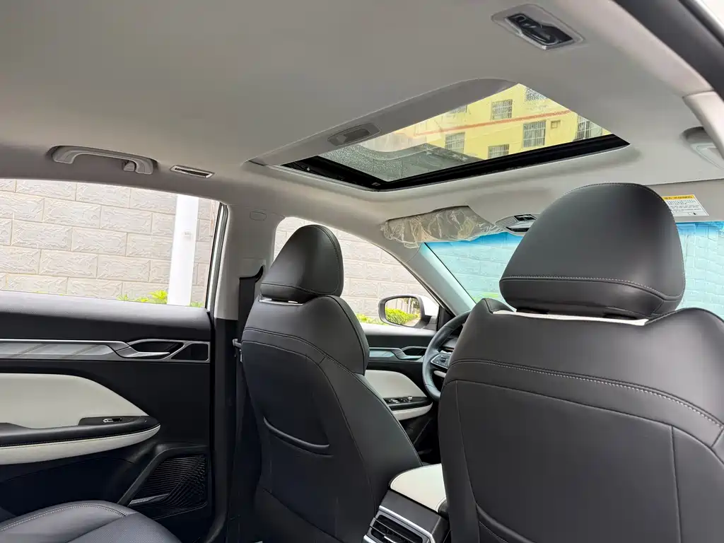 Geely Emgrand L 2022 — фото 19
