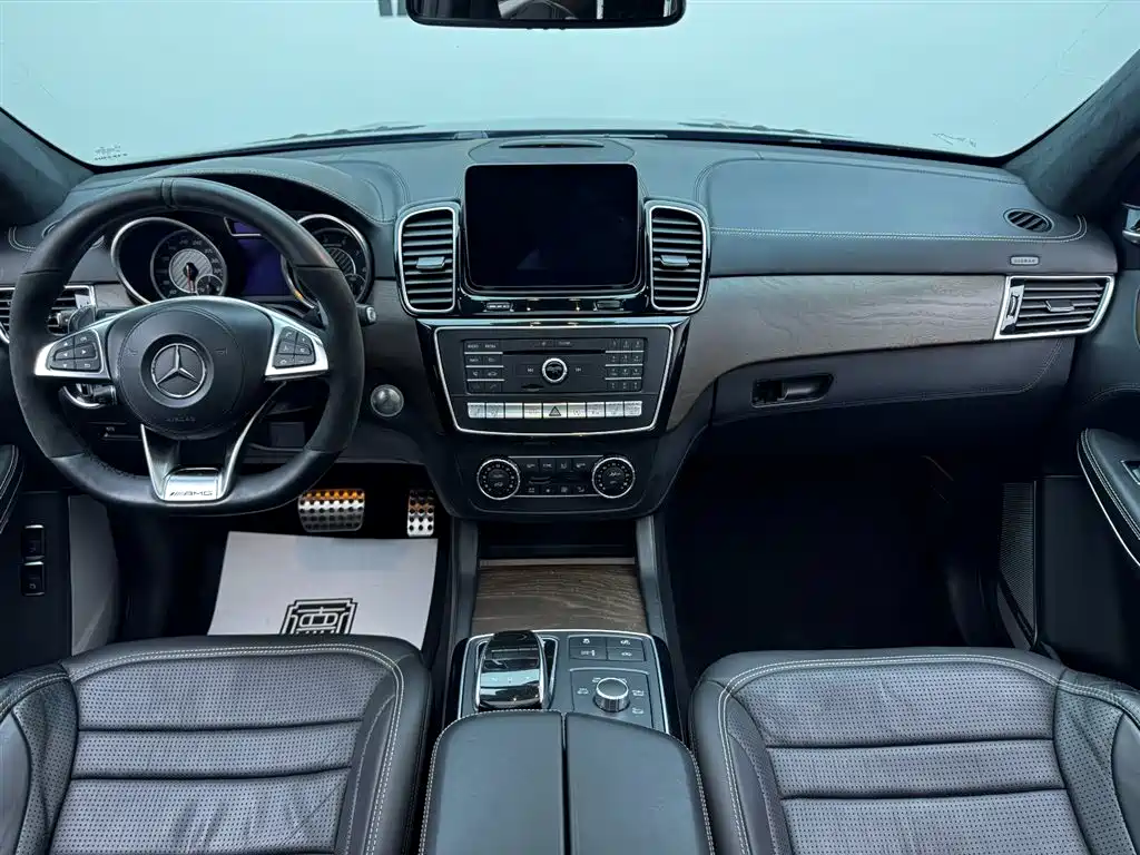 Mercedes-Benz GLS AMG 2017 — фото 17