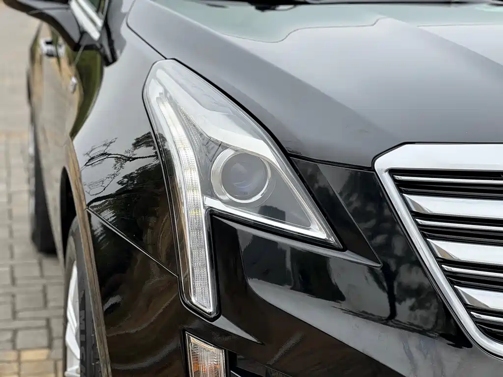 Cadillac XT5 2018 — фото 18