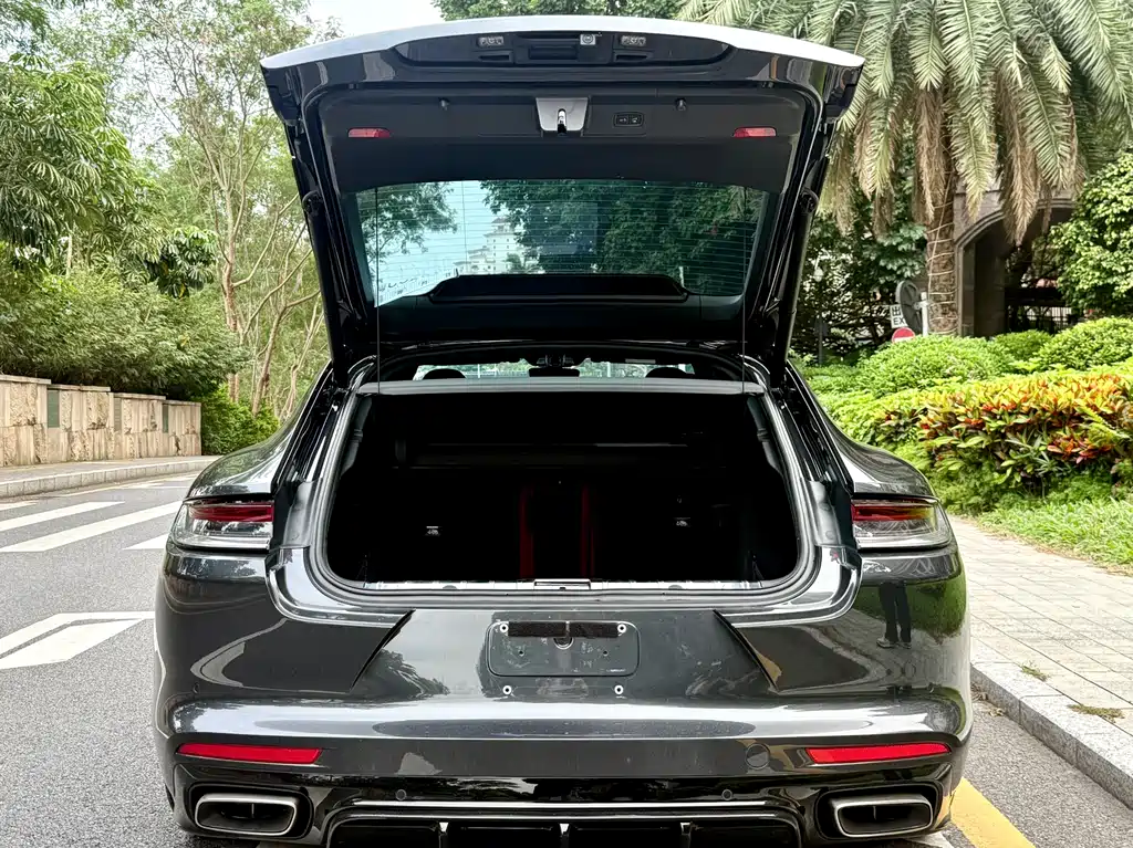 Porsche Panamera 2023