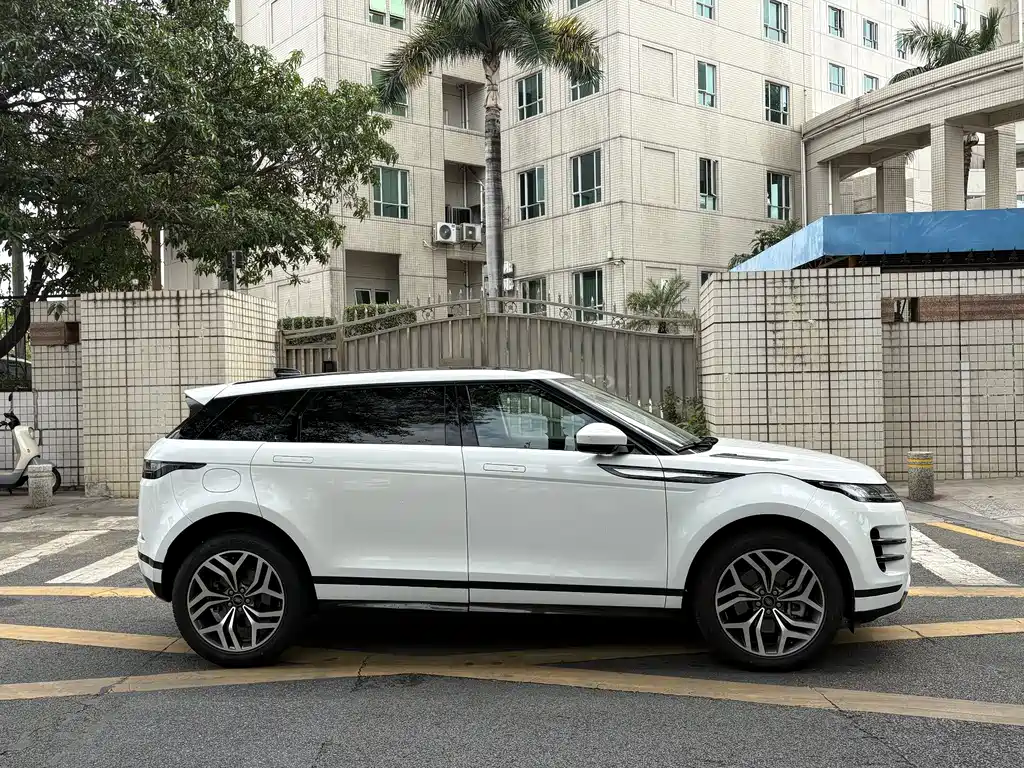 Land Rover Evoque 2024 — фото 7