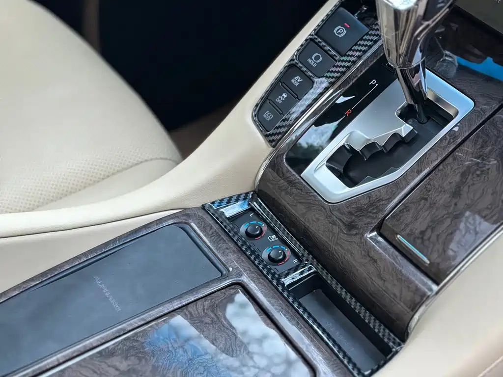 Toyota Vellfire 2022 — фото 21
