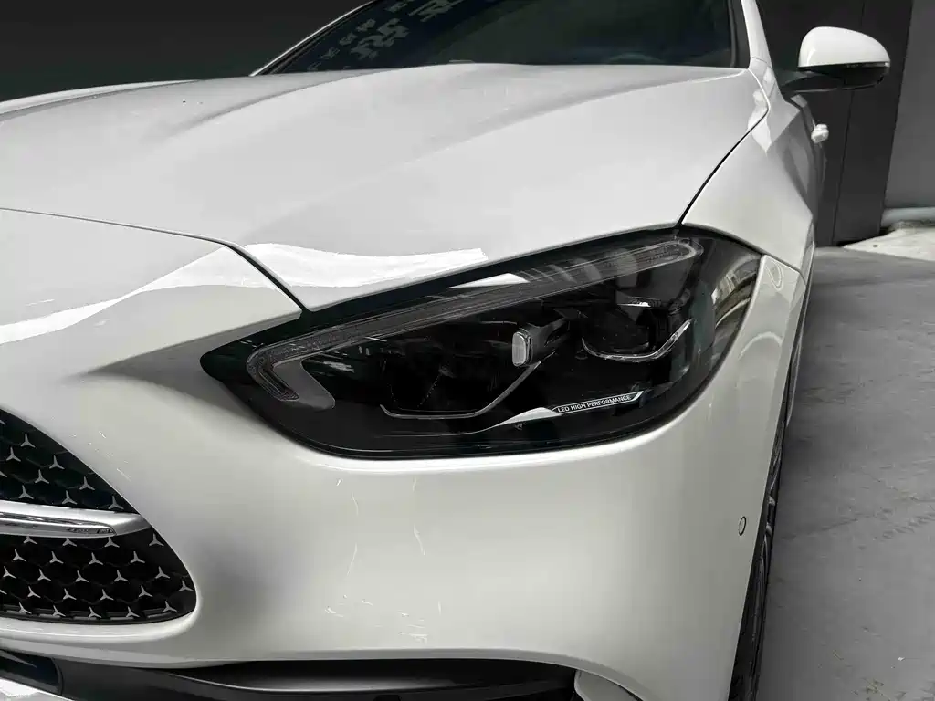 Mercedes-Benz C-Class 2025