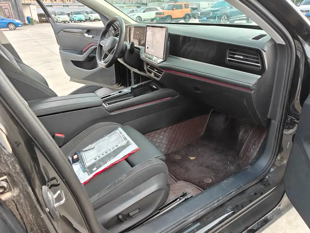 Volkswagen Magotan 2025