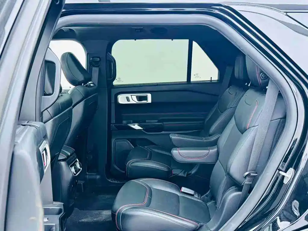 Ford Explorer 2021 — фото 14