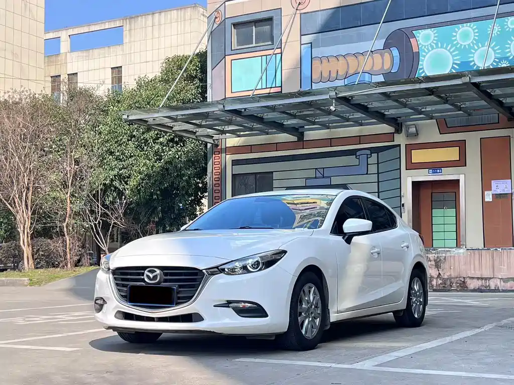 Mazda 3 Axela 2019 — фото 1