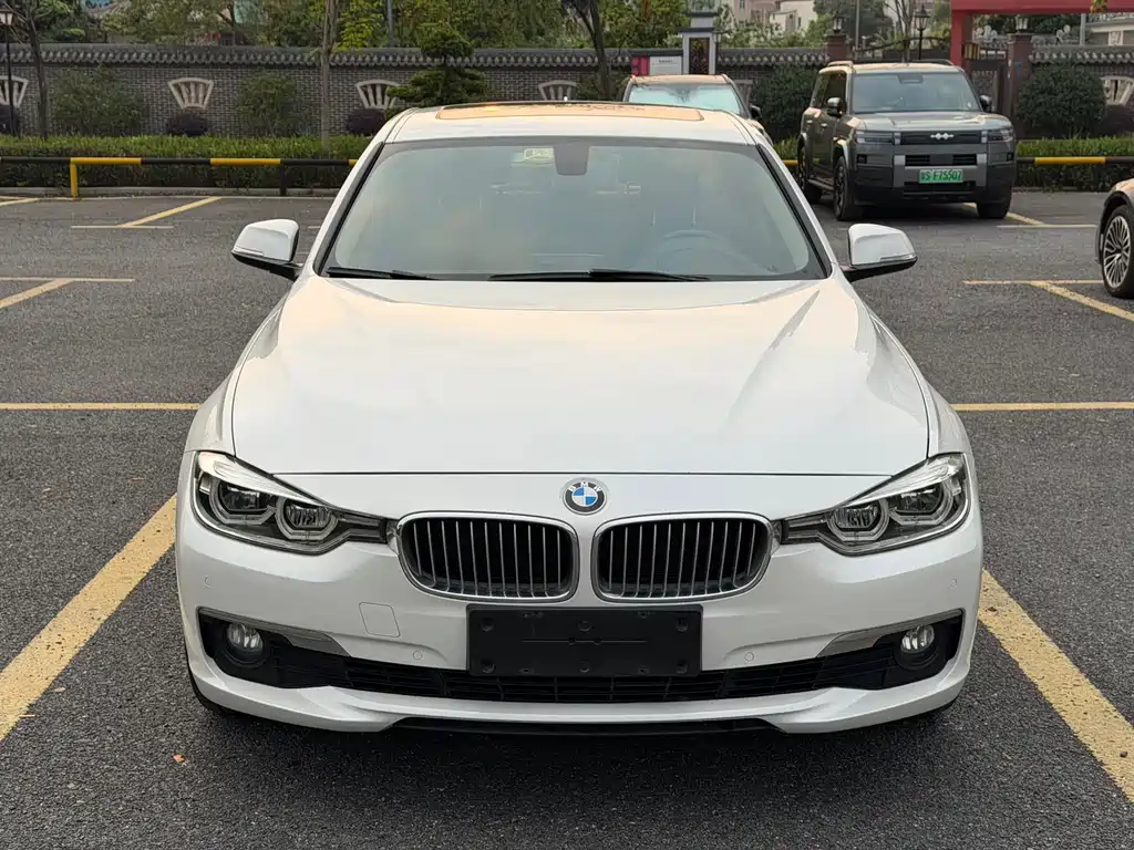BMW 3 Series 2018 — фото 2