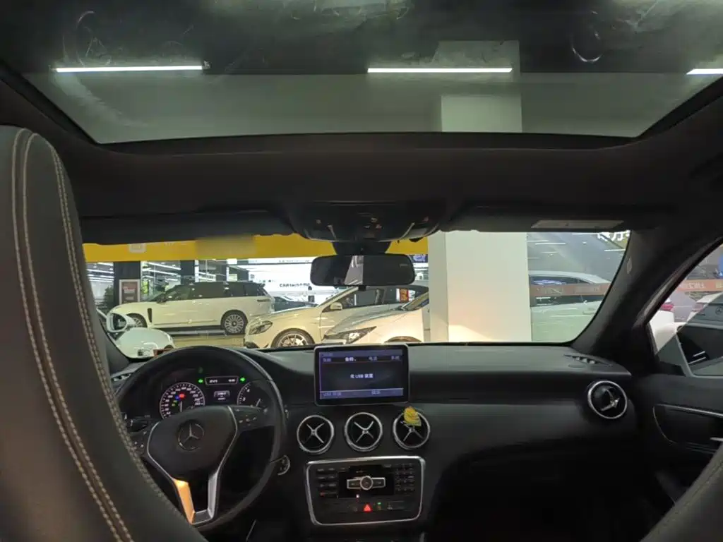 Mercedes-Benz A-Class 2015 — фото 18