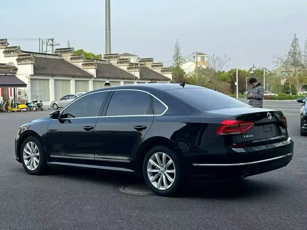 Volkswagen Passat 2017 — фото 6