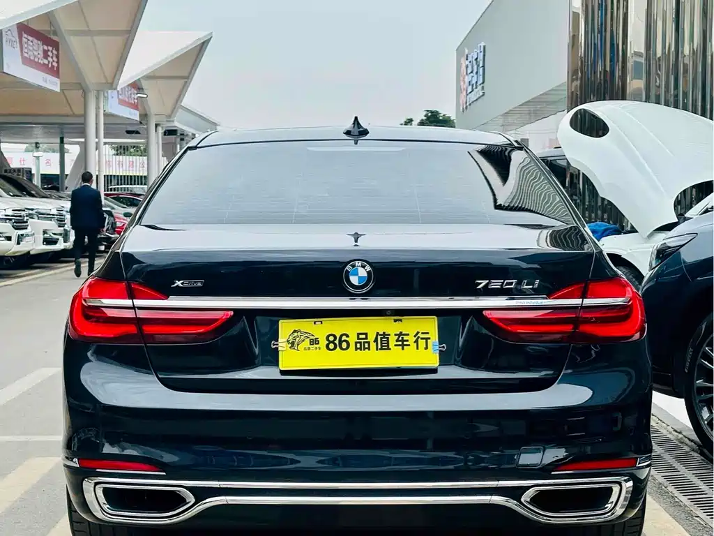 BMW 7 Series 2017 — фото 3