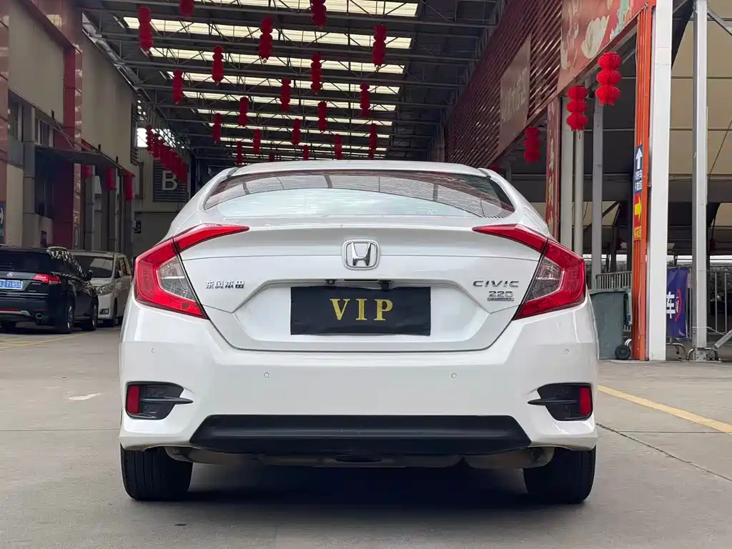 Honda Civic 2017 — фото 14
