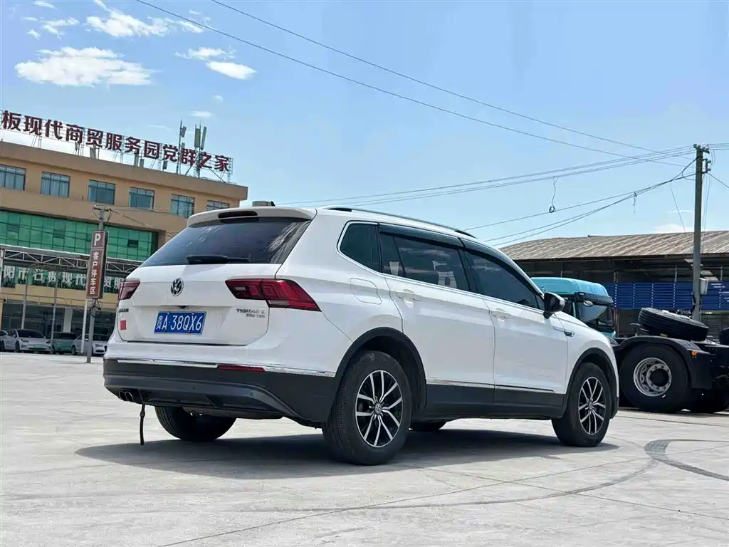 Volkswagen Tiguan L 2017 — фото 7