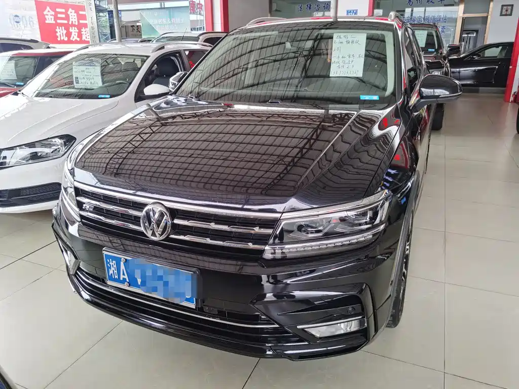 Volkswagen Tiguan L 2019 — фото 1