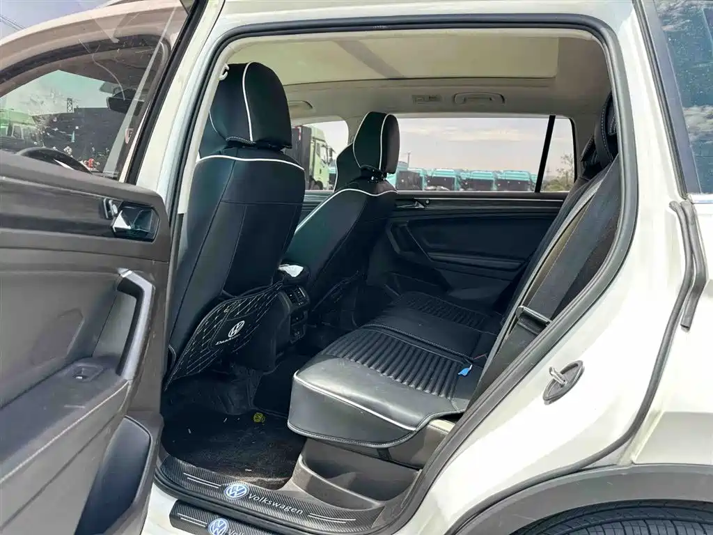Volkswagen Tiguan L 2017 — фото 10