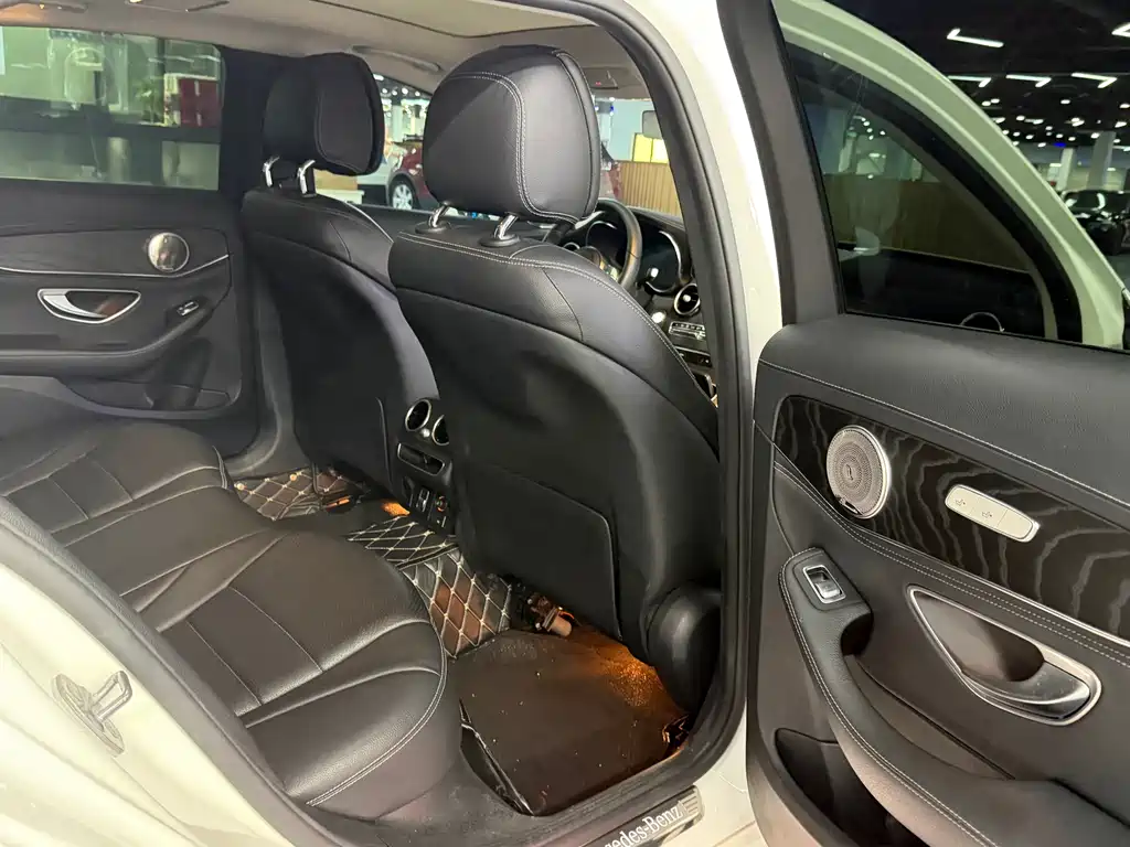 Mercedes-Benz C-Class 2019