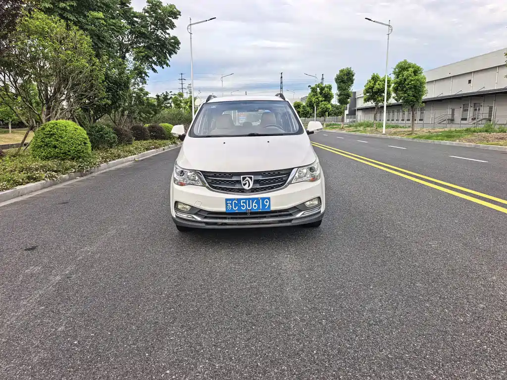 Baojun 730 2015