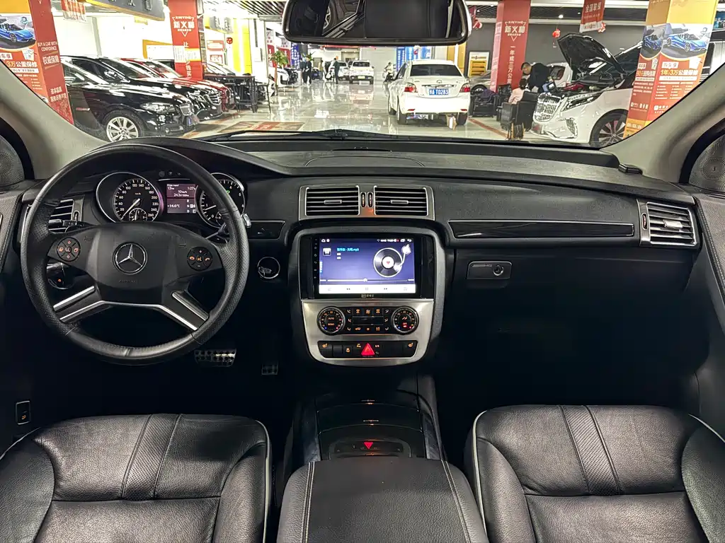 Mercedes-Benz R-Class 2018 — фото 15