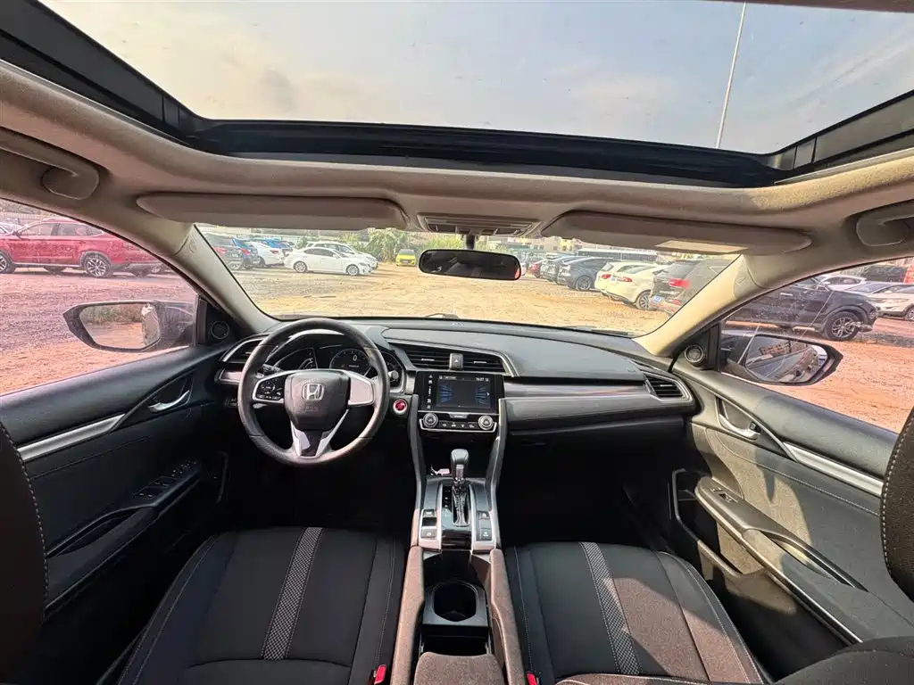 Honda Civic 2020 — фото 17
