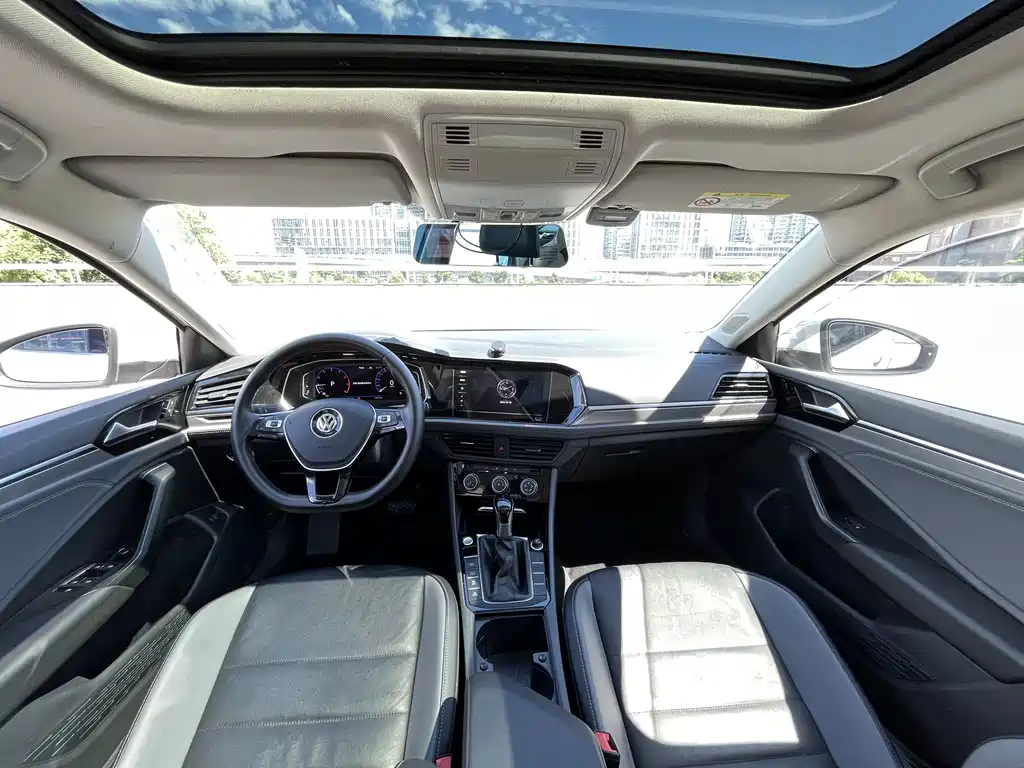 Volkswagen Sagitar 2022