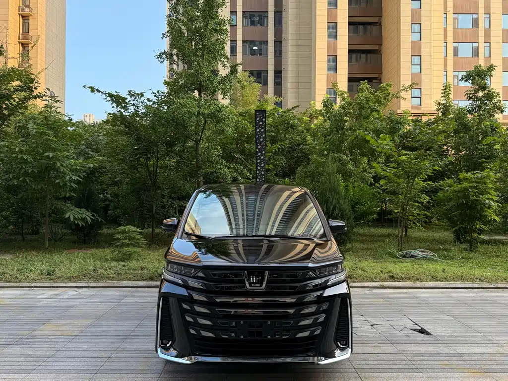 Toyota Vellfire 2024 — фото 3