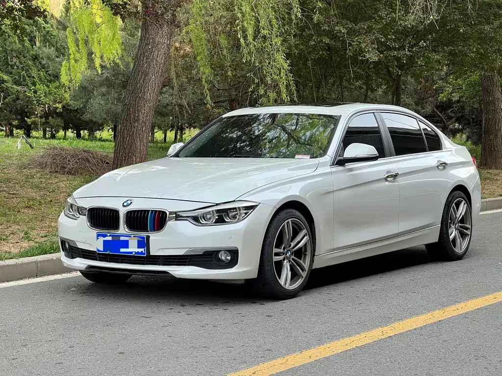 BMW 3 Series 2018 — фото 1