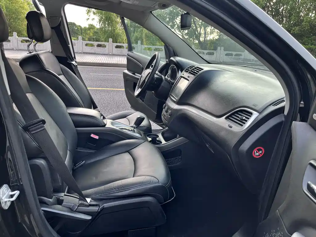 Dodge Journey 2014 — фото 17