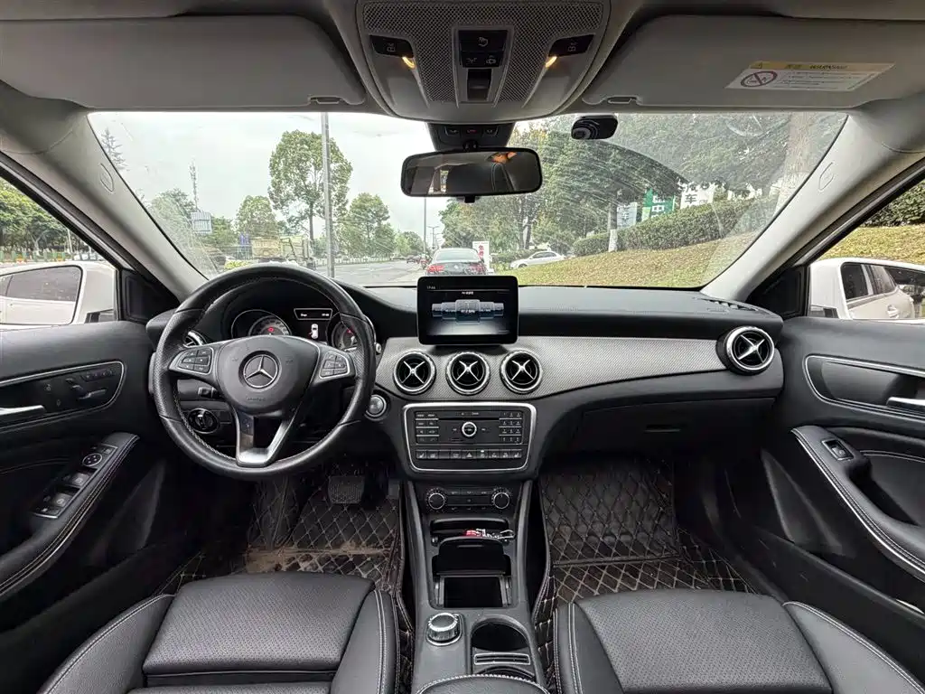 Mercedes-Benz GLA 2017 — фото 11