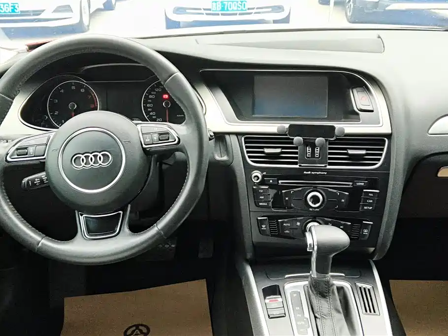 Audi A4L 2013 — фото 12