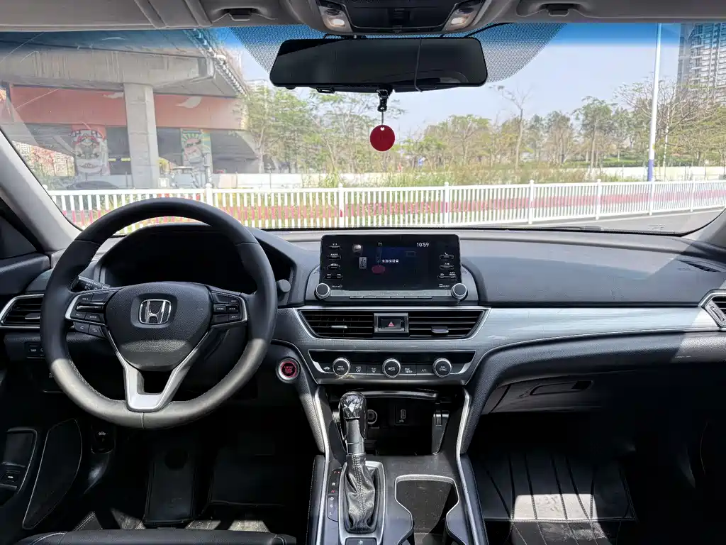 Honda Accord 2019 — фото 6