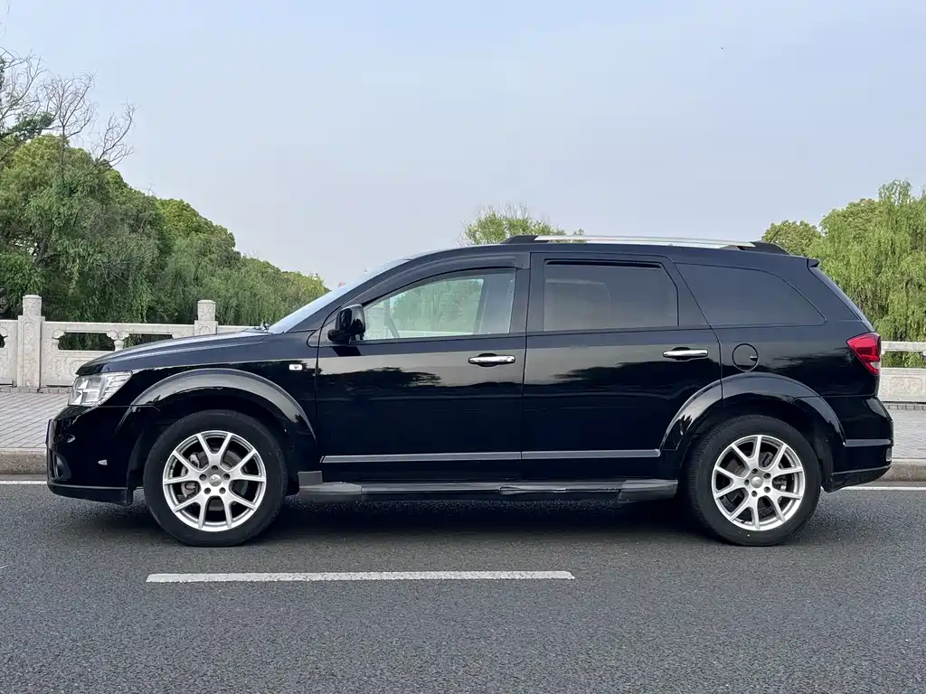 Dodge Journey 2014 — фото 7