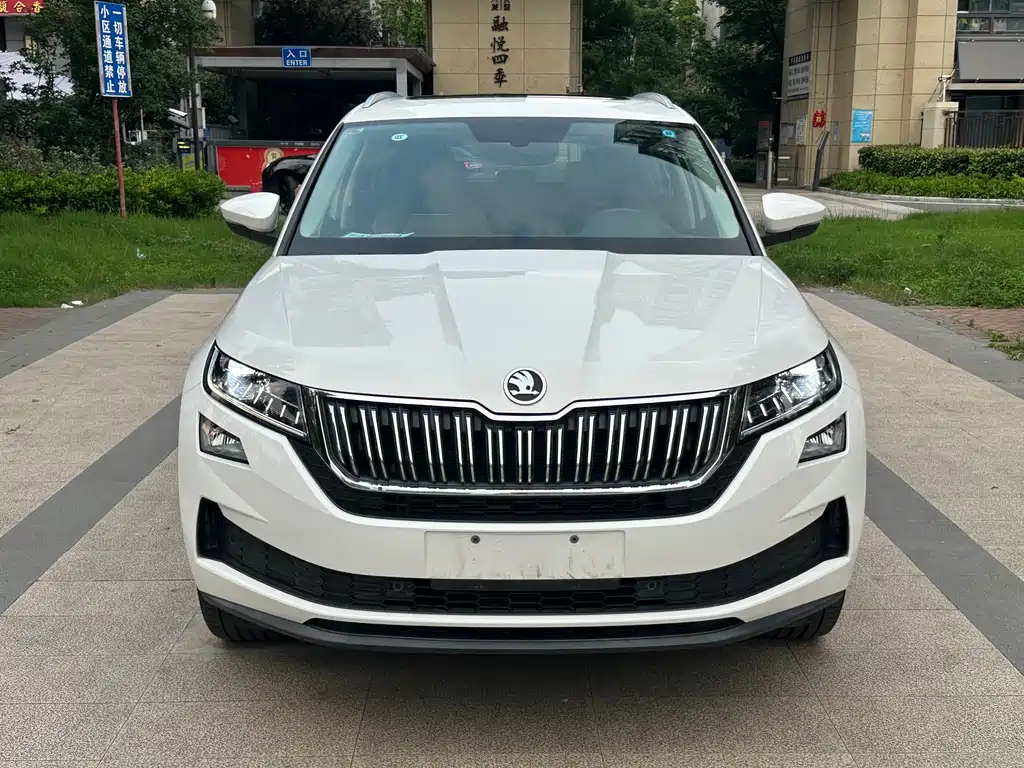 Skoda Kodiaq GT 2021 — фото 2