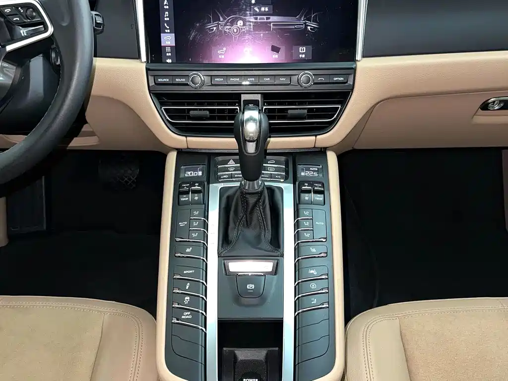 Porsche Macan 2019 — фото 17