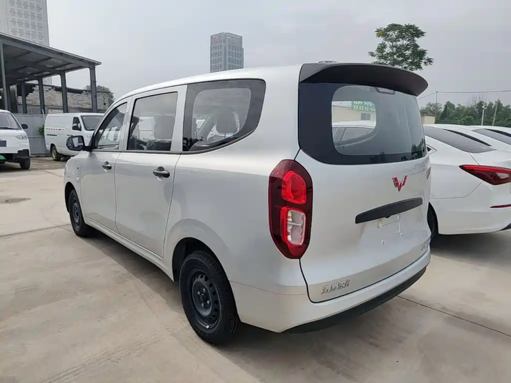 Wuling Hongguang New Energy 2025