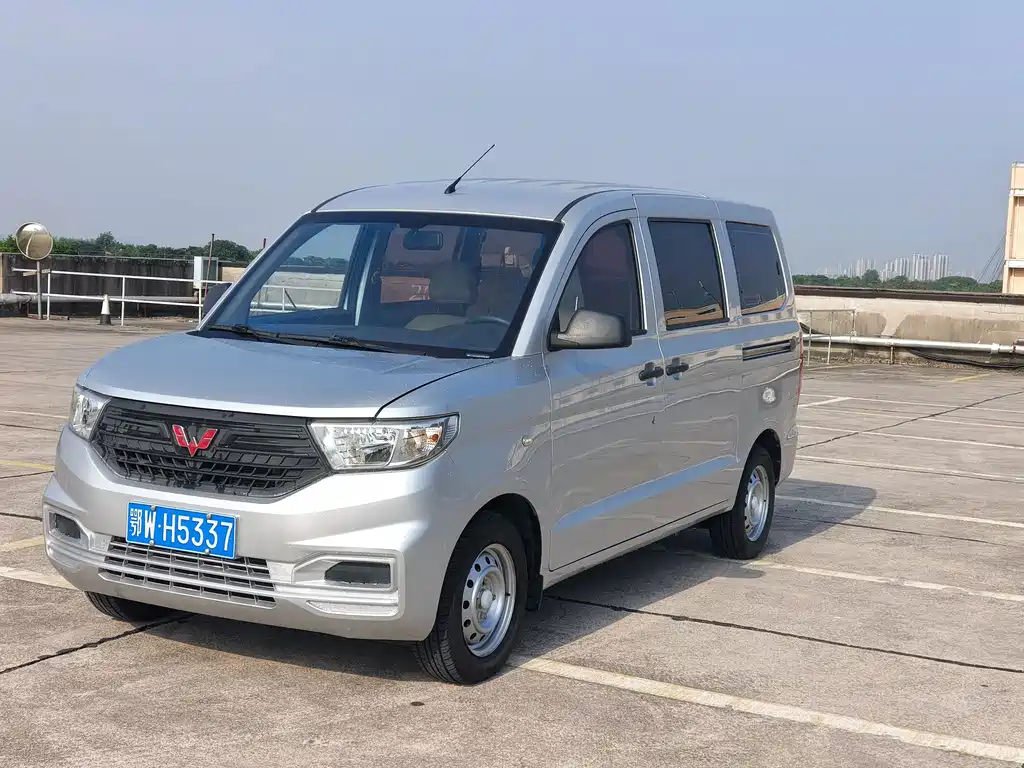Wuling Hongguang V 2023 — фото 3