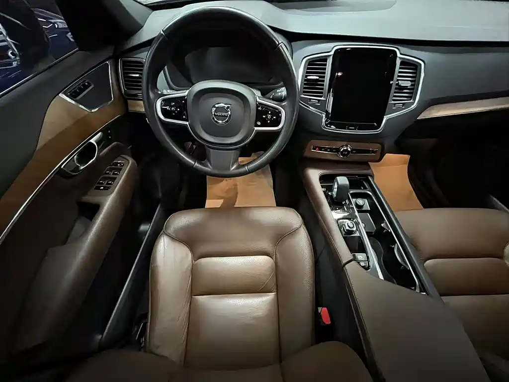 Volvo XC90 2022 — фото 14