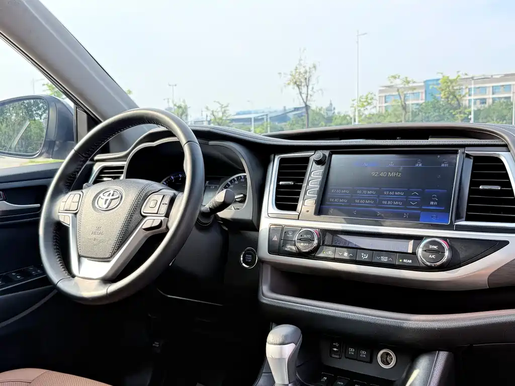 Toyota Highlander 2019 — фото 12