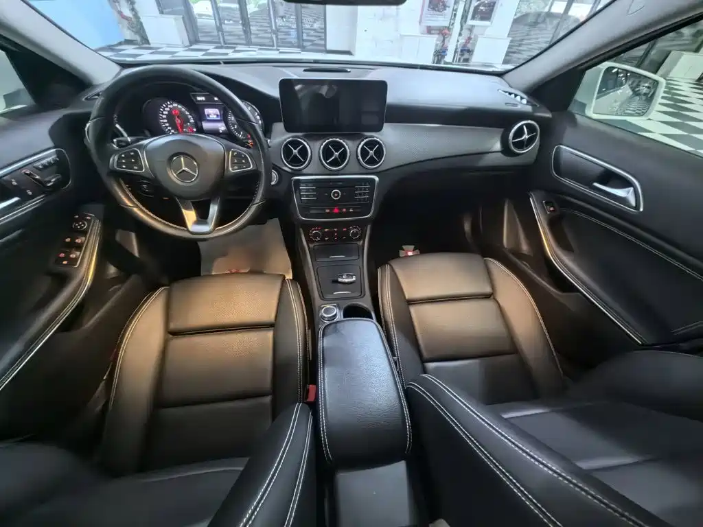 Mercedes-Benz GLA 2017 — фото 13