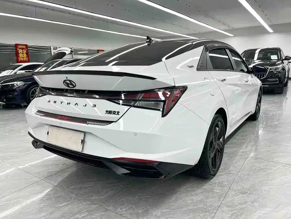 Hyundai Elantra 2023